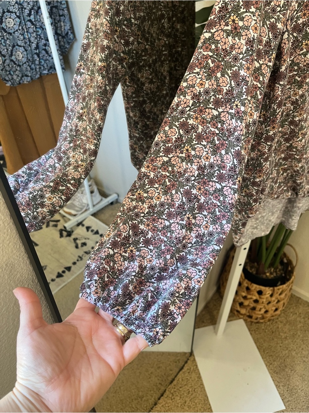 🌸 Max Studio Floral Wrap Blouse Small | Romantic Boho Cottagecore Top - Picture 5 of 6